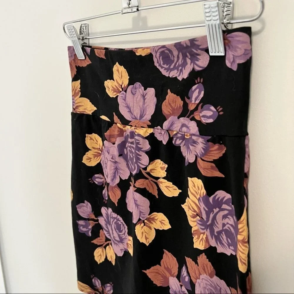 Aritzia Talula Floral High Waist Bodycon Pull On Mini Skirt - Picture 4 of 10